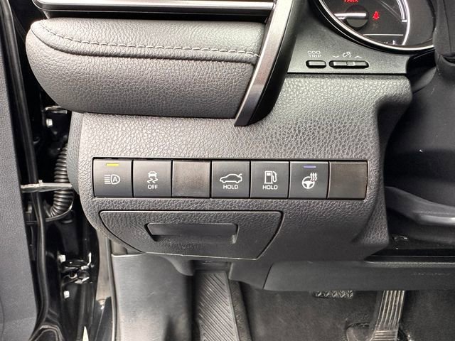 Used 2023 Toyota Camry SE w/ Cold Weather Package FWD image 29