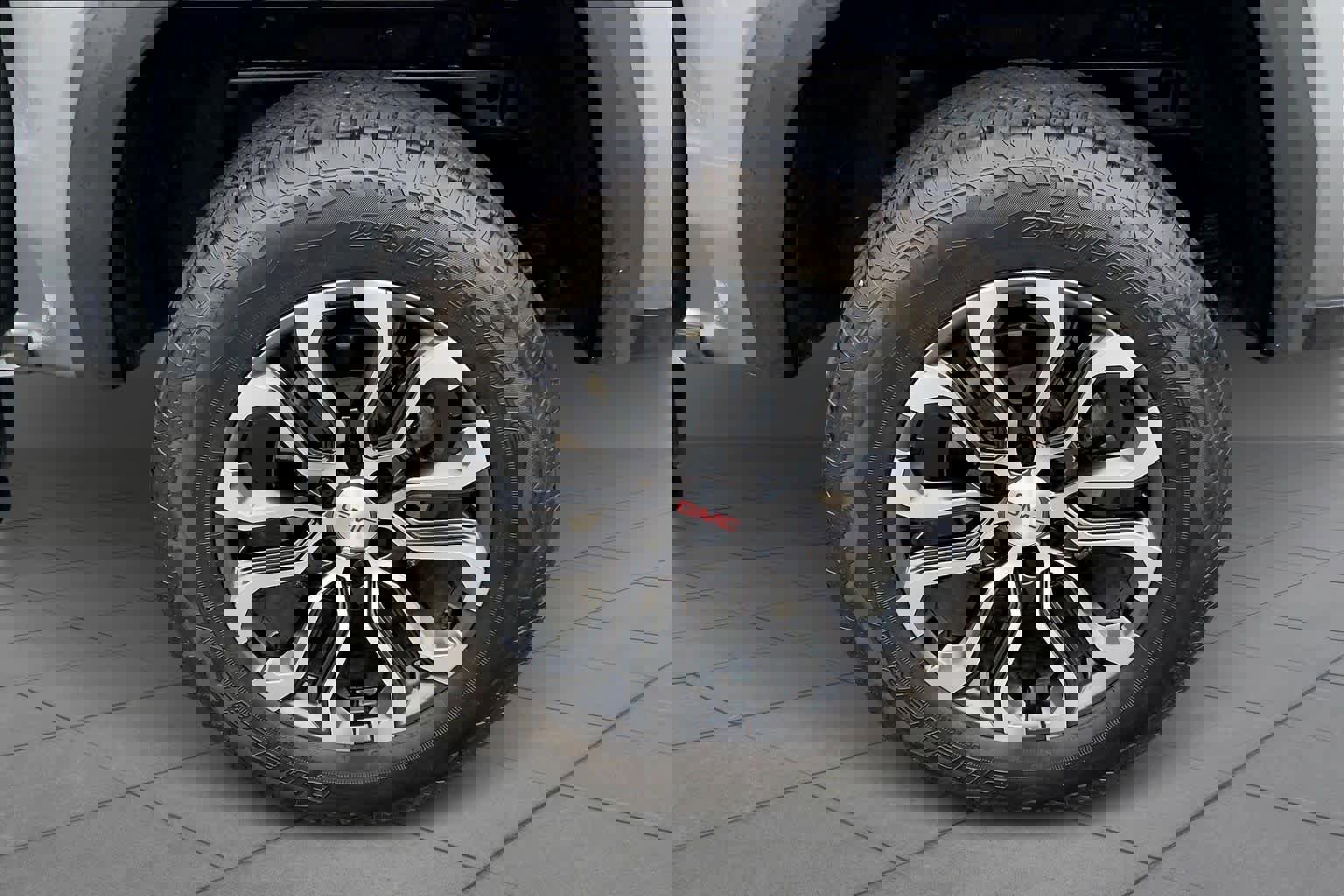 Used 2023 GMC Canyon Denali image 10