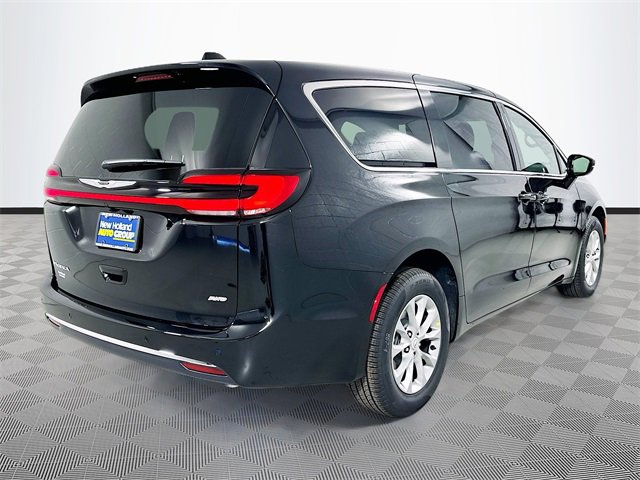 New 2026 Chrysler Pacifica Select image 4