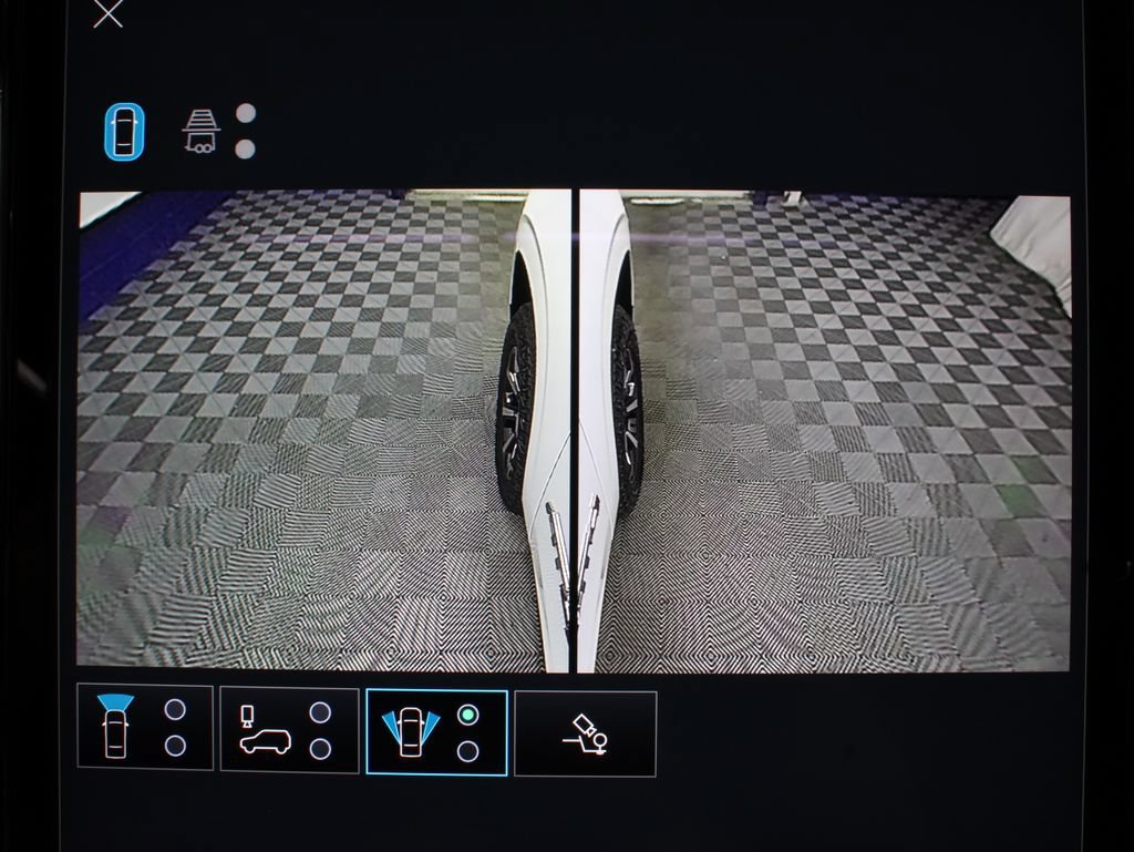 Used 2026 GMC Yukon AT4 Ultimate w/ LPO, Floor Liner Package AWD/4WD image 29