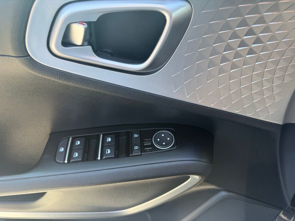 Used 2024 Kia Soul LX w/ Option Group 015 image 15
