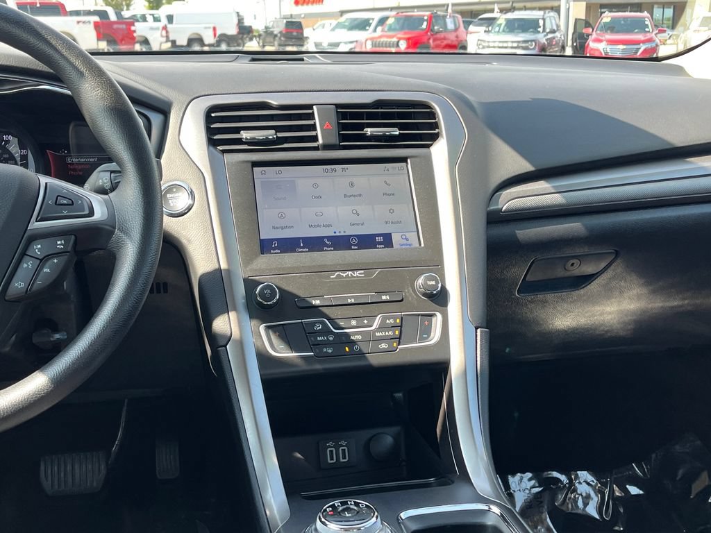 Used 2020 Ford Fusion SE FWD image 23
