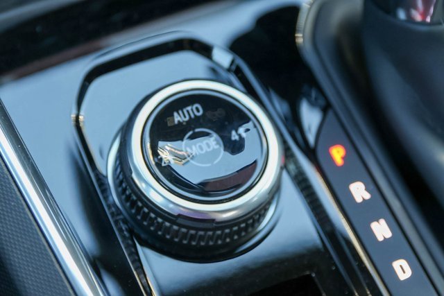 New 2026 GMC Canyon Elevation w/ Convenience Package image 15