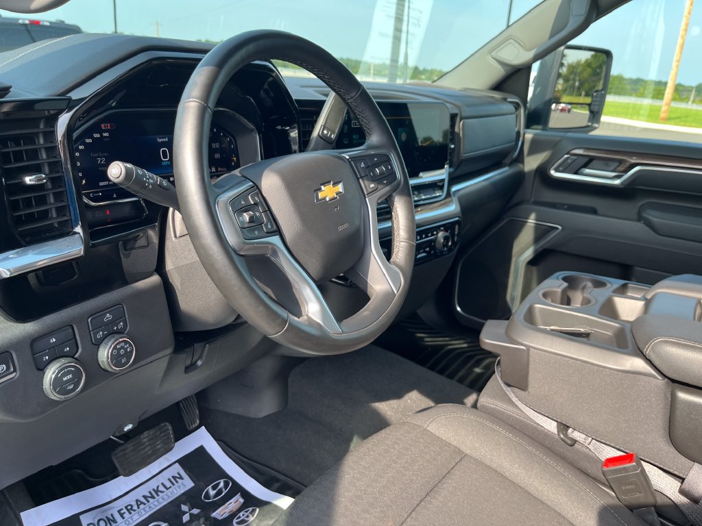 Used 2025 Chevrolet Silverado 2500 LT w/ Convenience Package AWD/4WD image 15