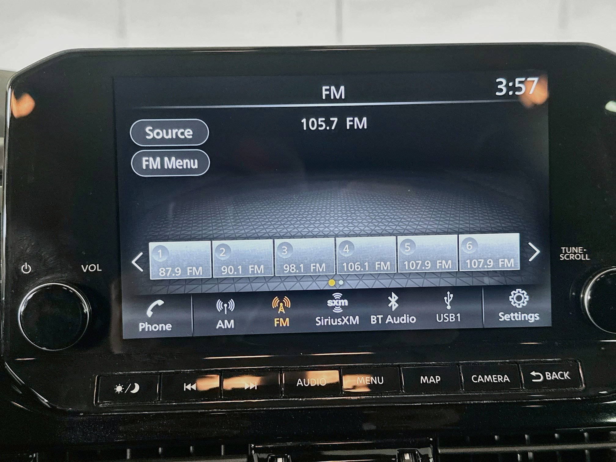 Used 2025 Nissan Pathfinder SL FWD image 21