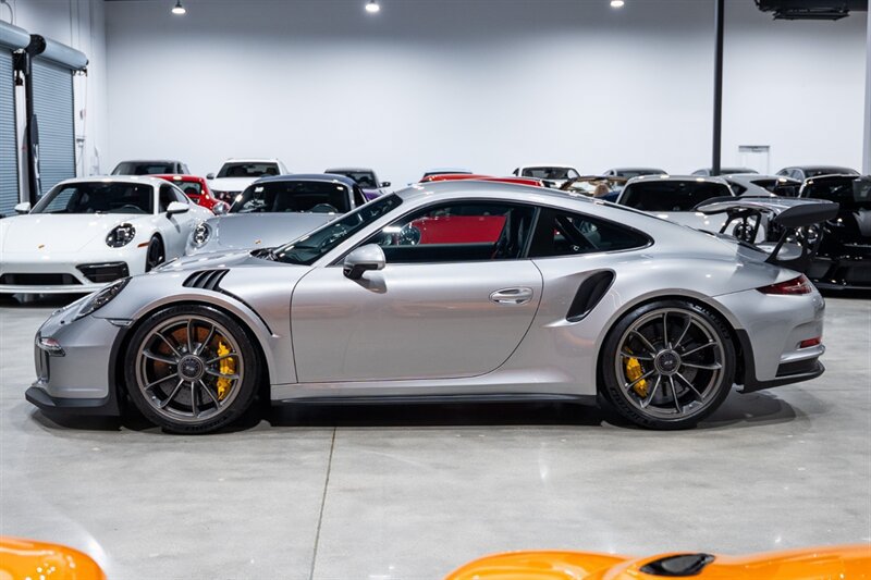 Used 2016 Porsche 911 GT3 RS RWD image 3