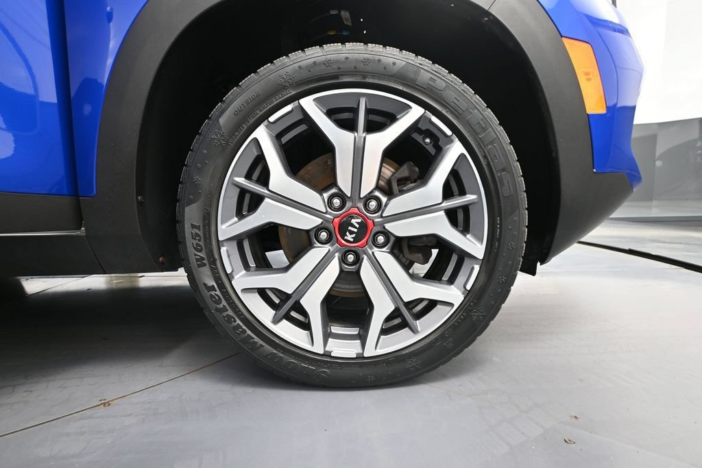 Used 2021 Kia Seltos SX w/ SX Sunroof Package AWD/4WD image 16