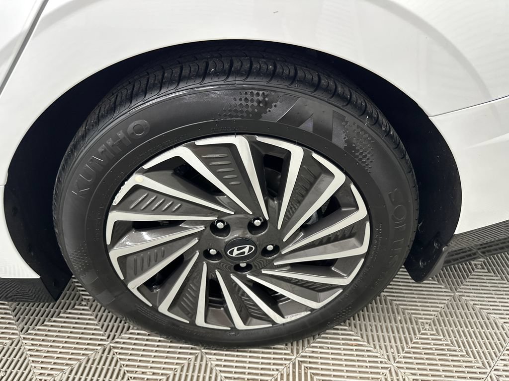 Used 2025 Hyundai Sonata Limited FWD image 20