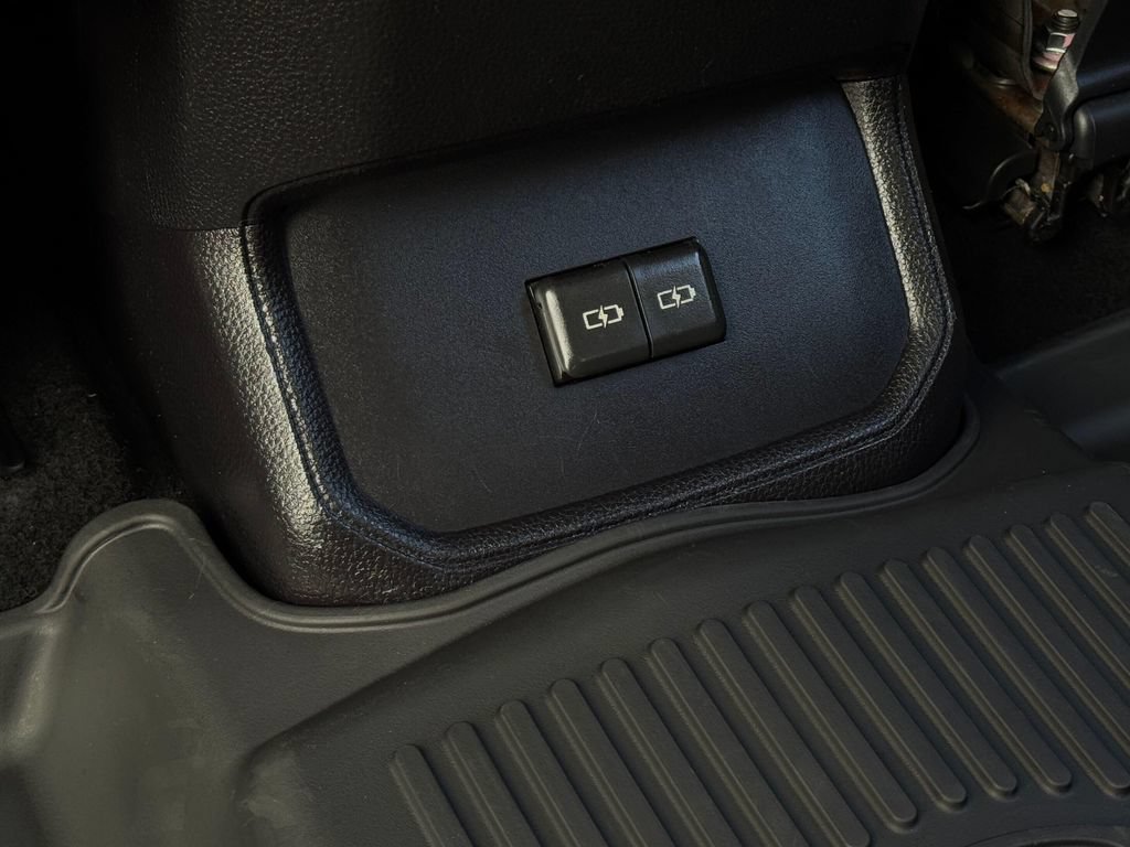 Used 2022 Toyota Highlander XLE AWD/4WD image 27