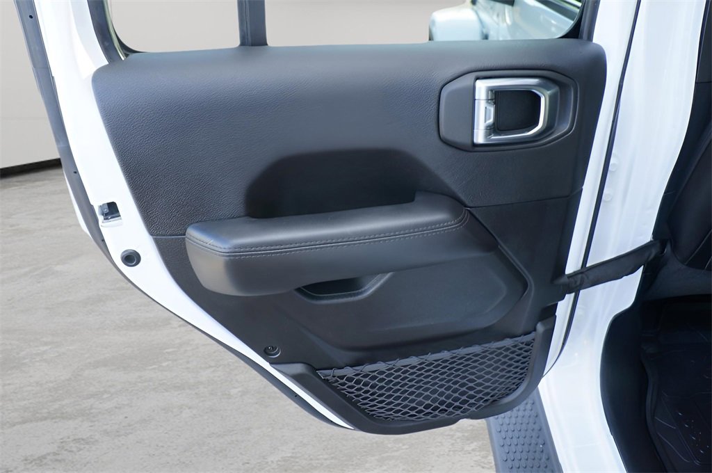 Used 2023 Jeep Wrangler Sahara image 13