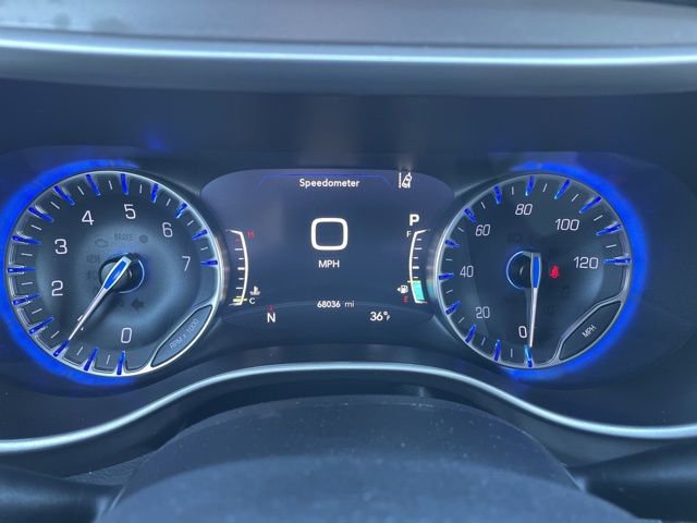 Used 2023 Chrysler Pacifica Touring-L image 16