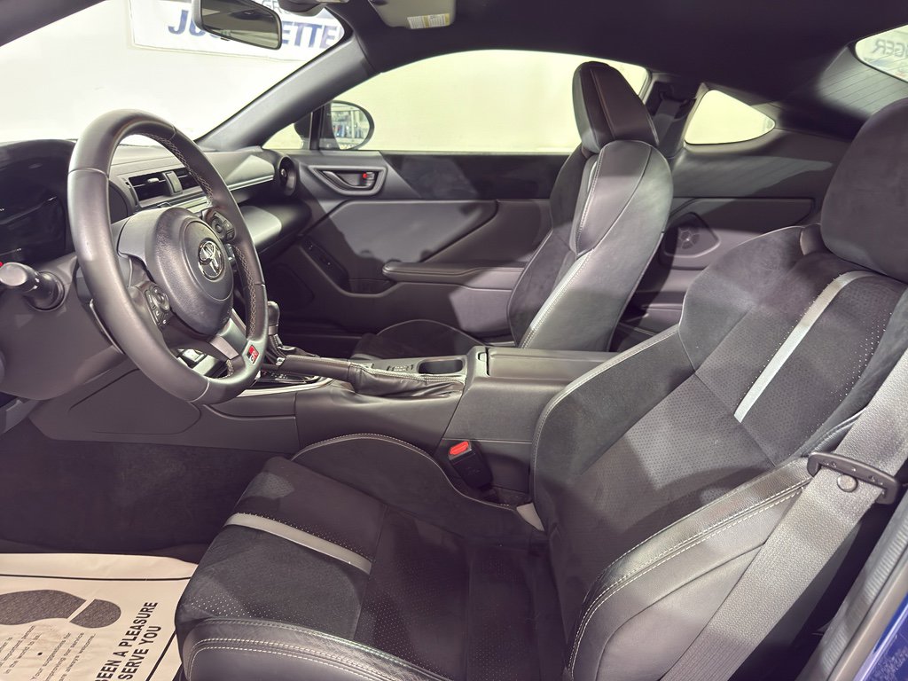 Used 2024 Toyota GR86 Premium image 16