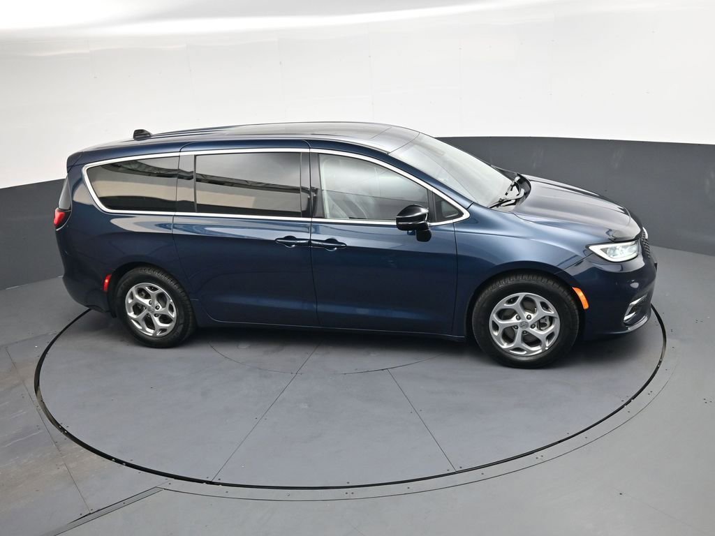 Used 2024 Chrysler Pacifica Limited image 28