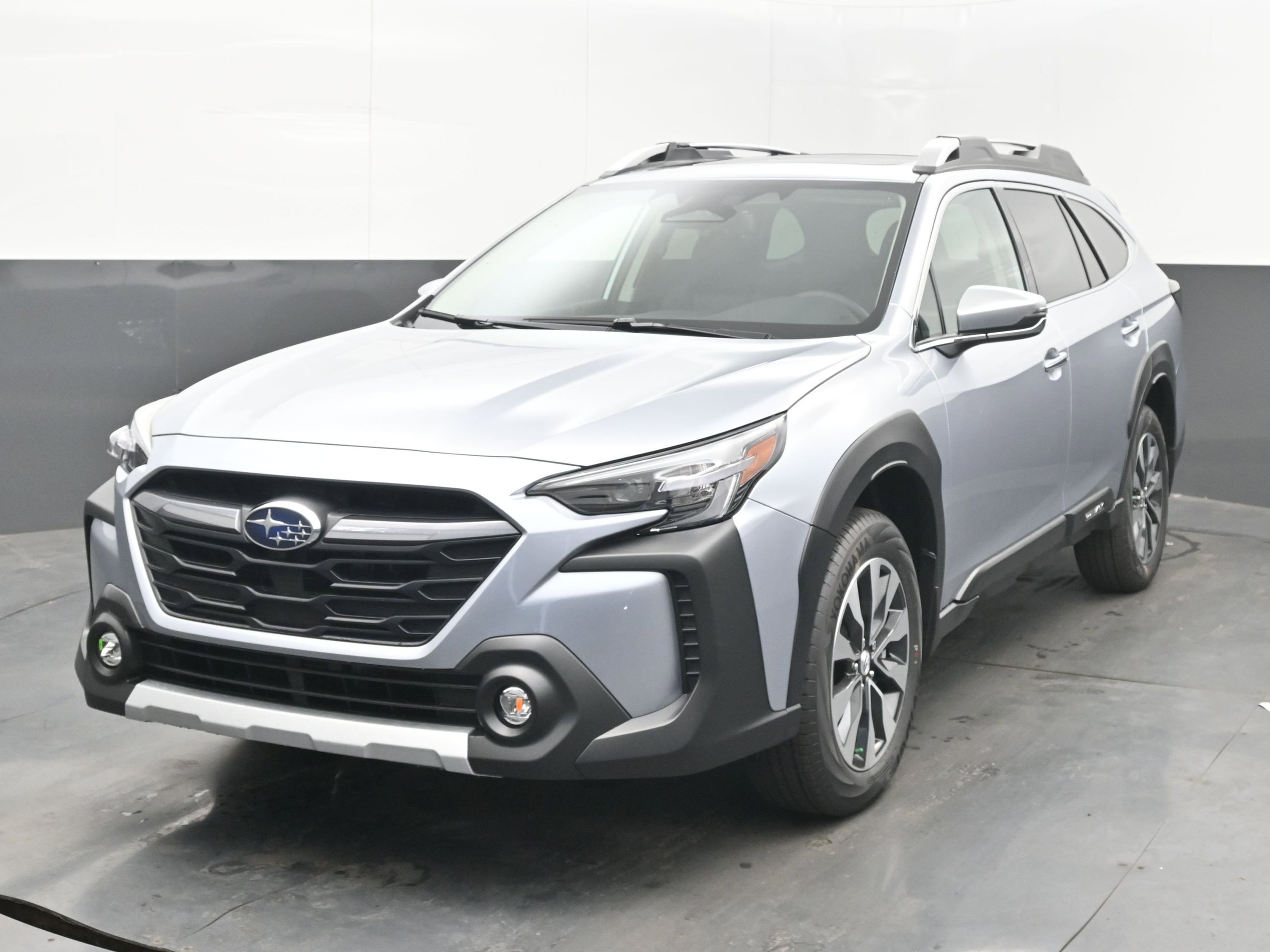 New 2025 Subaru Outback Touring XT image 3