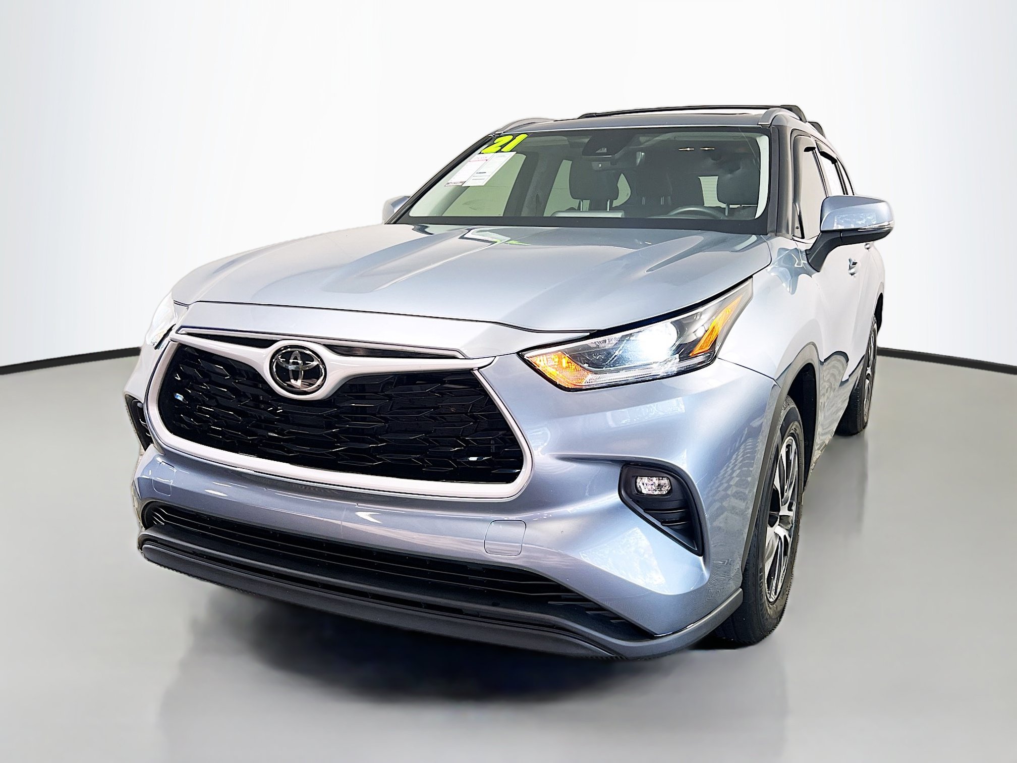 Used 2021 Toyota Highlander XLE FWD image 10