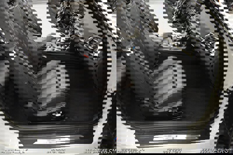 Used 2018 BMW M4 Convertible image 17