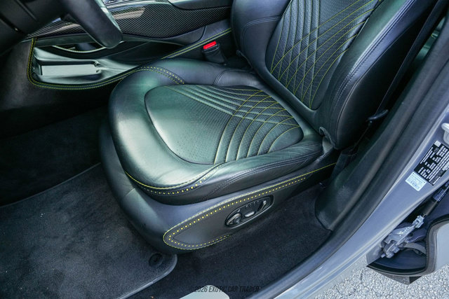 Used 2021 Aston Martin DBX AWD/4WD image 28