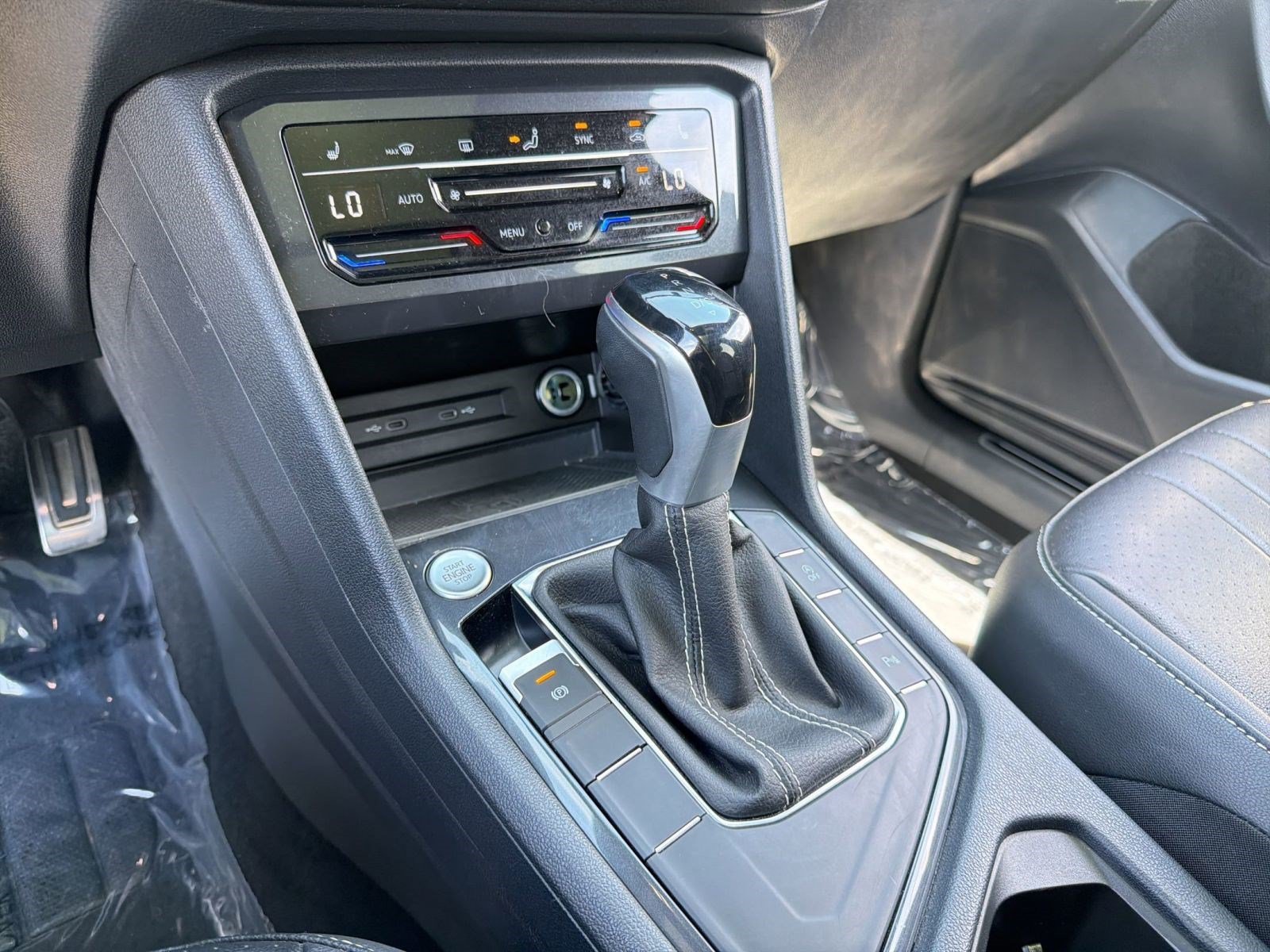 Used 2023 Volkswagen Tiguan SE R-Line FWD image 19