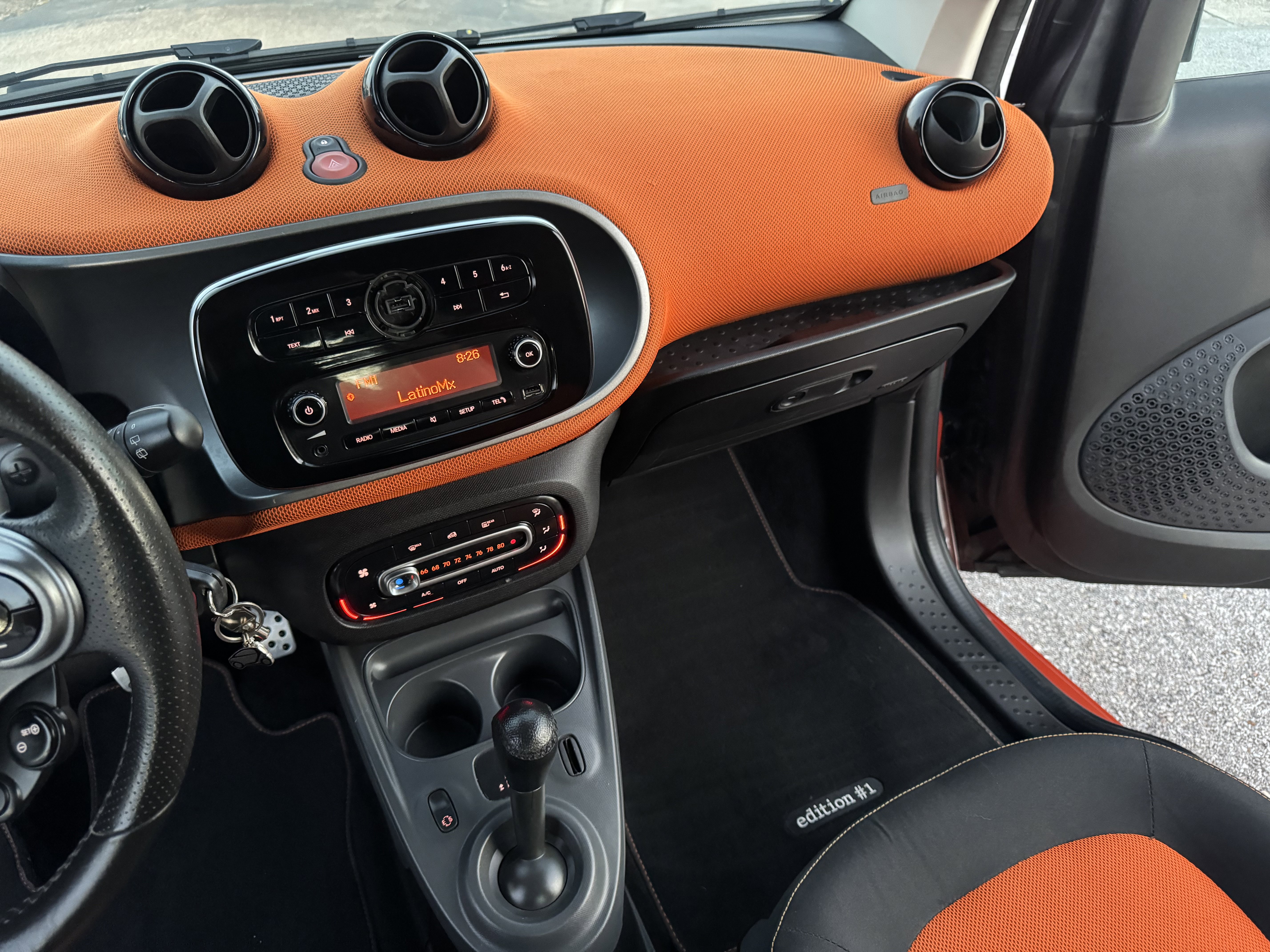 Used 2016 smart fortwo passion image 25