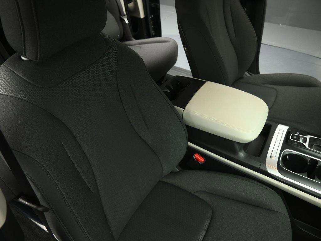 Used 2024 Kia Carnival LX image 63