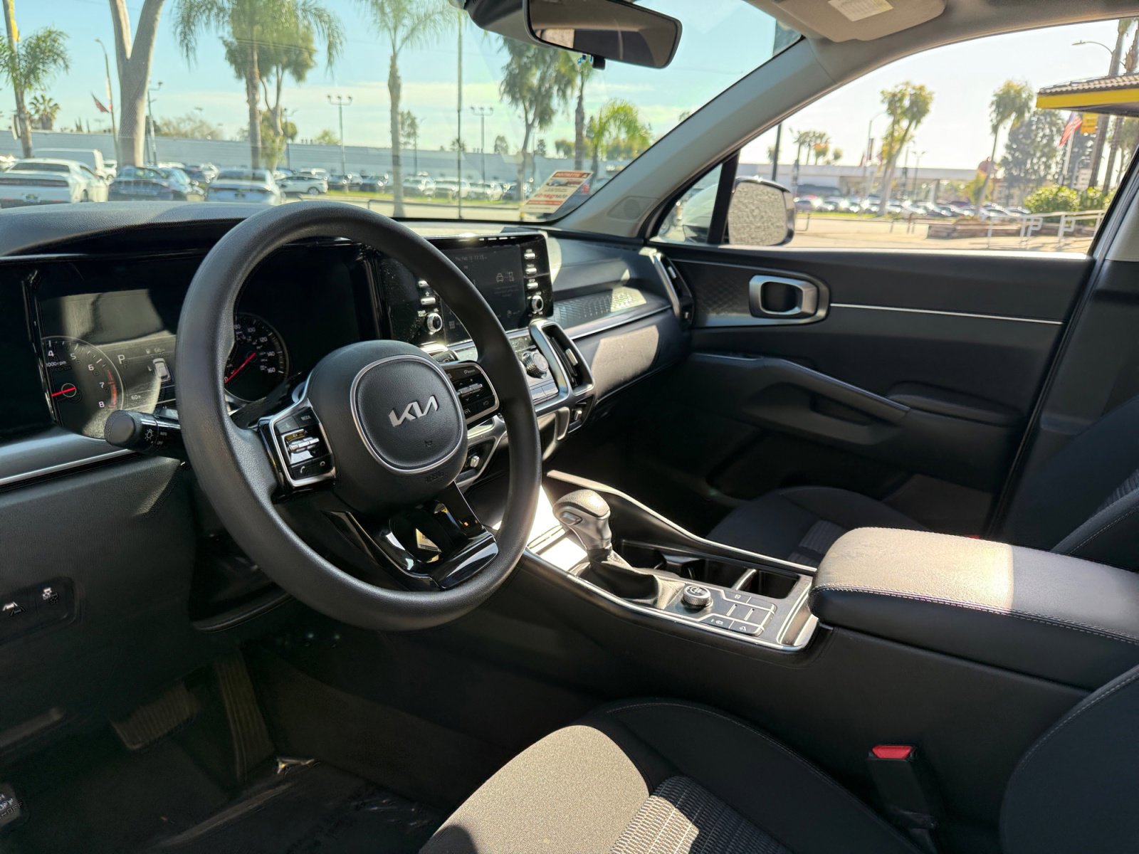 Used 2023 Kia Sorento LX image 15