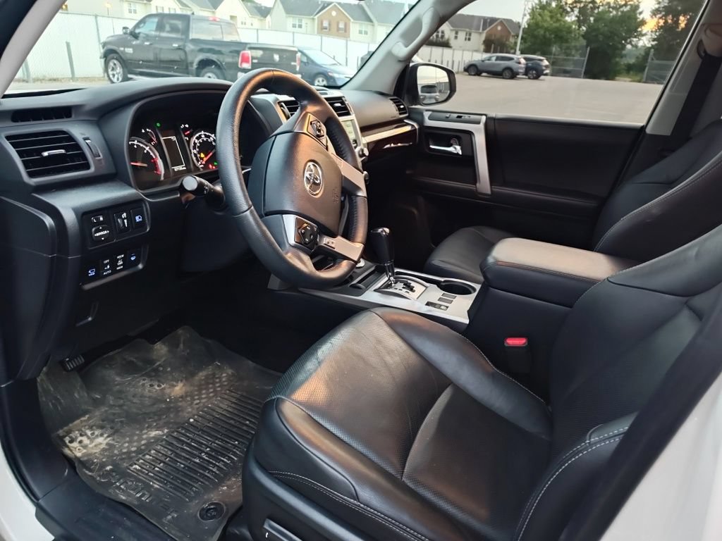 Used 2022 Toyota 4Runner Limited AWD/4WD image 8