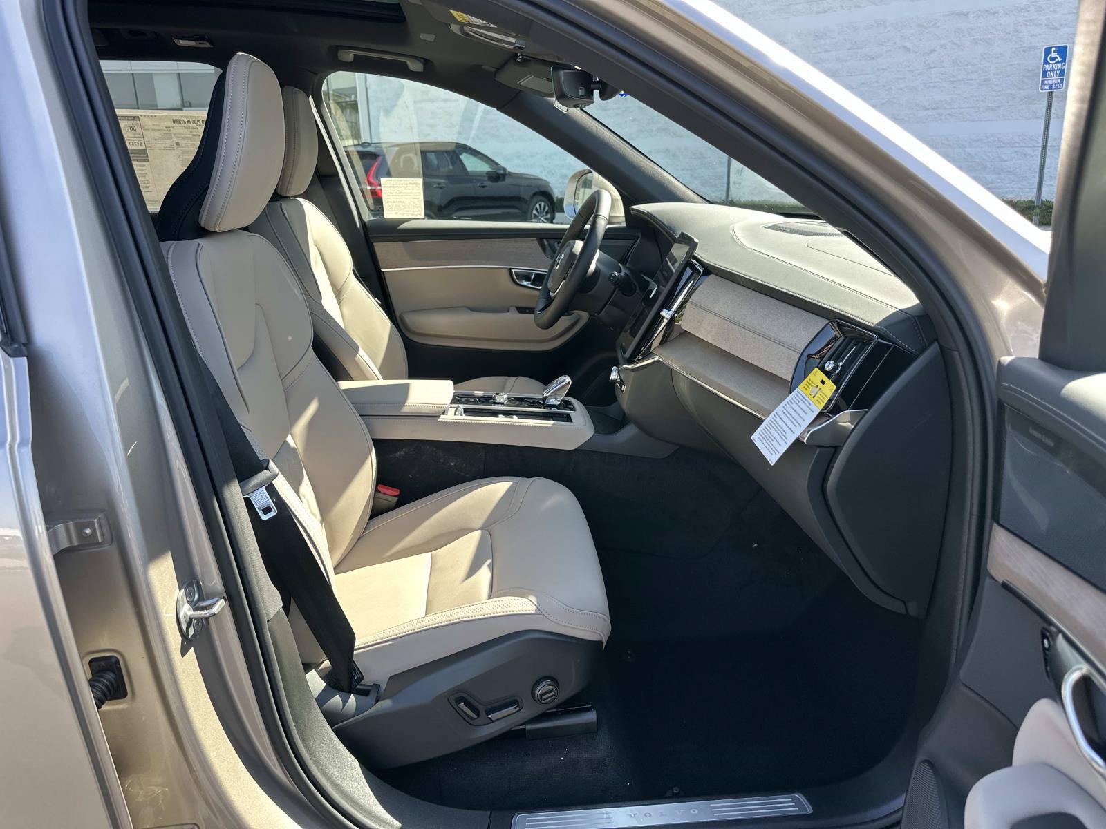 New 2026 Volvo XC90 T8 Plus w/ Protection Package Premier AWD/4WD image 21