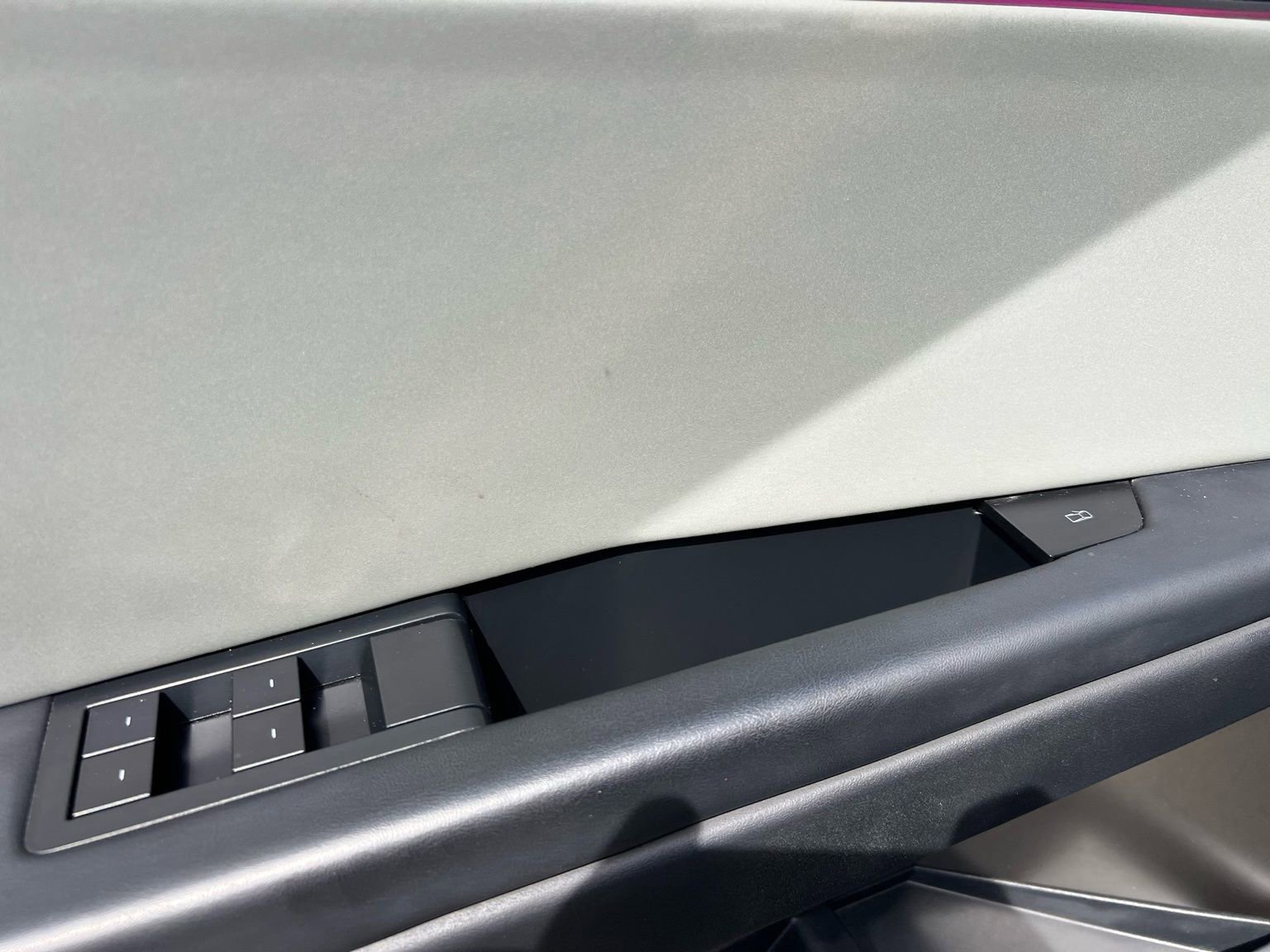 Used 2024 Tesla Cybertruck AWD Crew Cab image 31