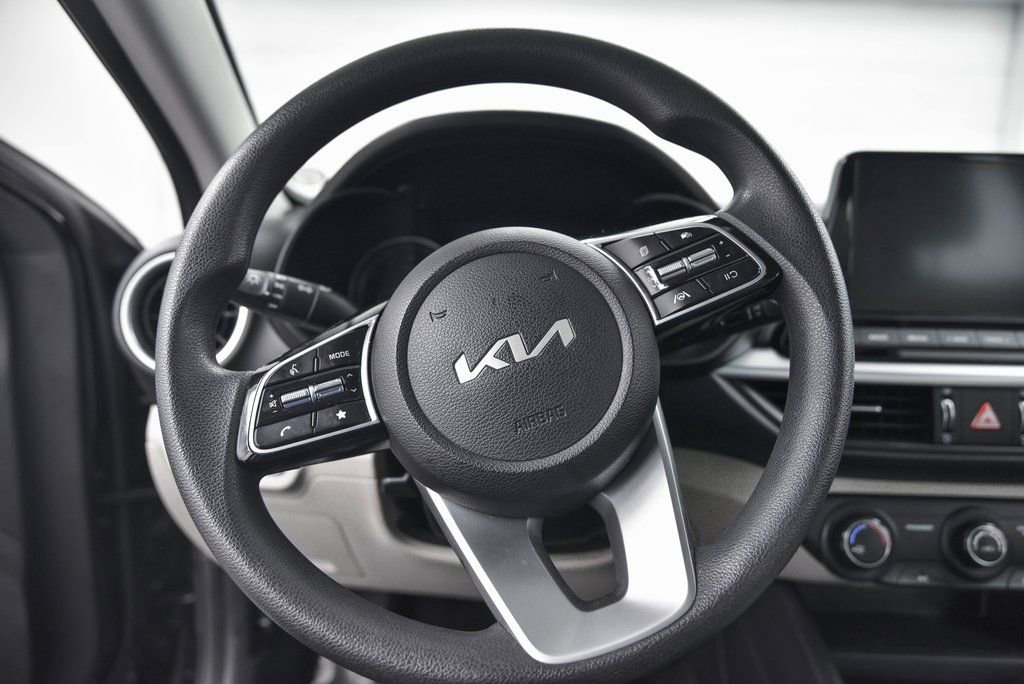 Used 2023 Kia Forte LXS image 19
