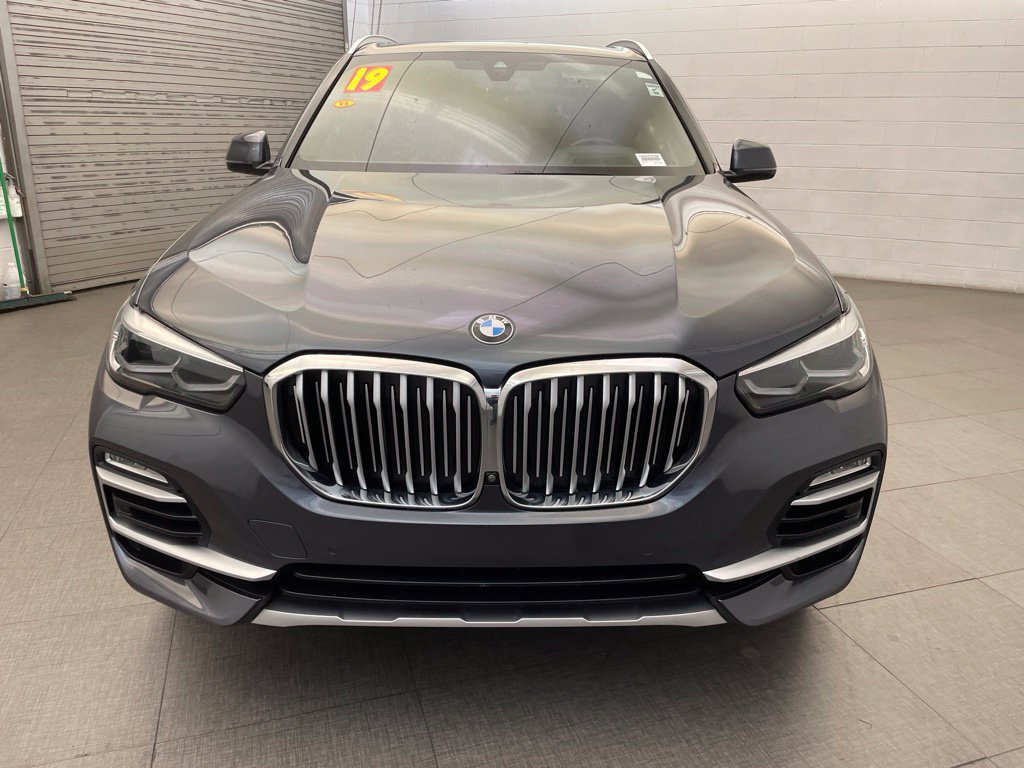 Used 2019 BMW X5 xDrive40i w/ Premium Package AWD/4WD image 3