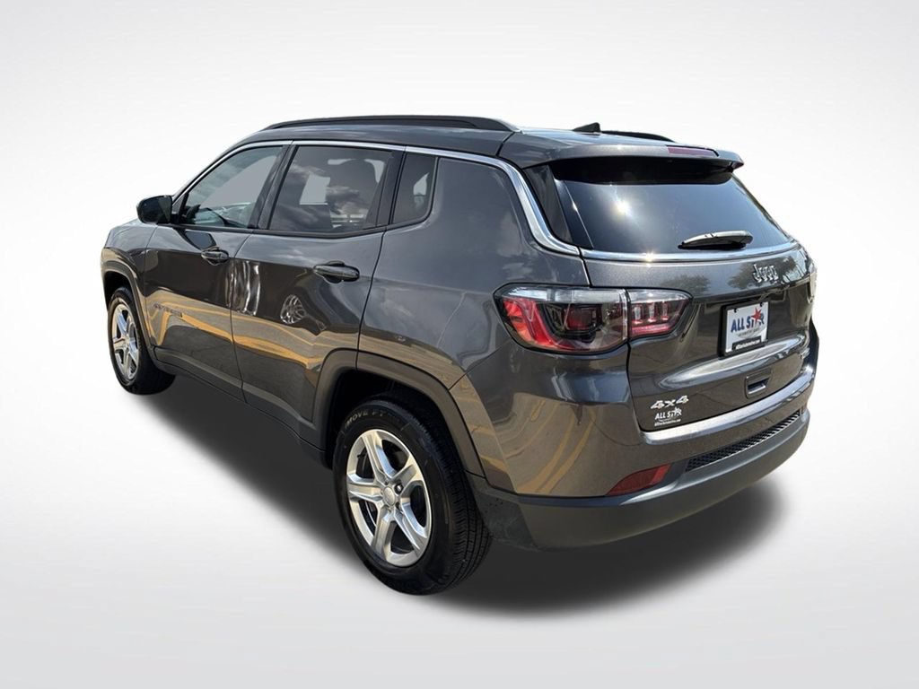 Used 2024 Jeep Compass Latitude AWD/4WD image 9