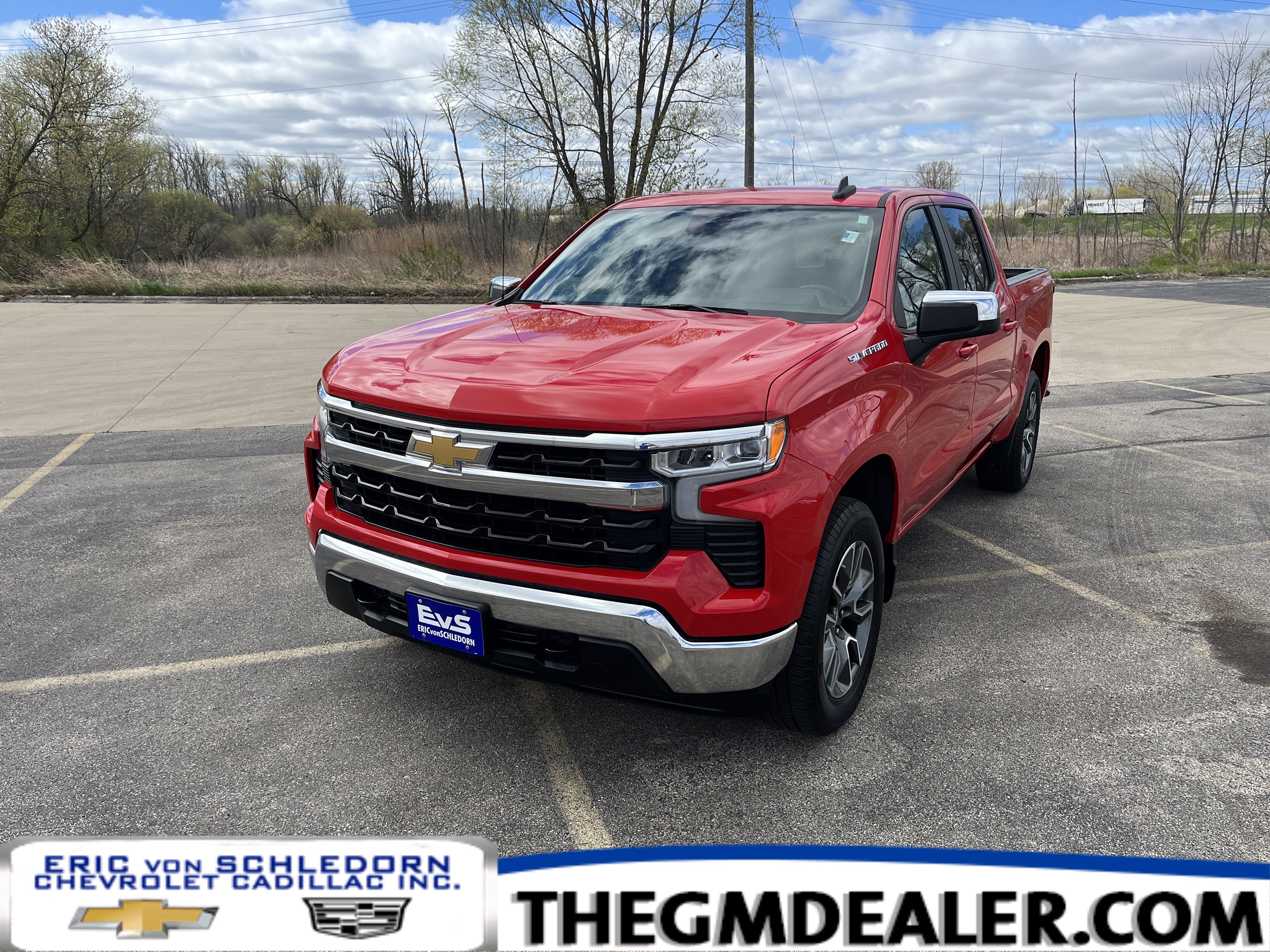 Used 2022 Chevrolet Silverado 1500 LT AWD/4WD image 1