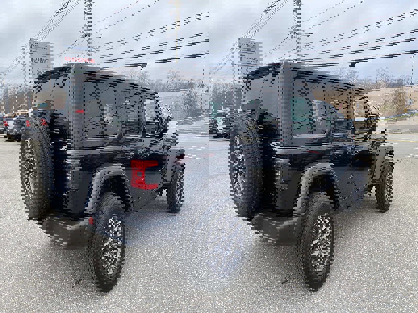 Certified 2025 Jeep Wrangler Sahara AWD/4WD image 3