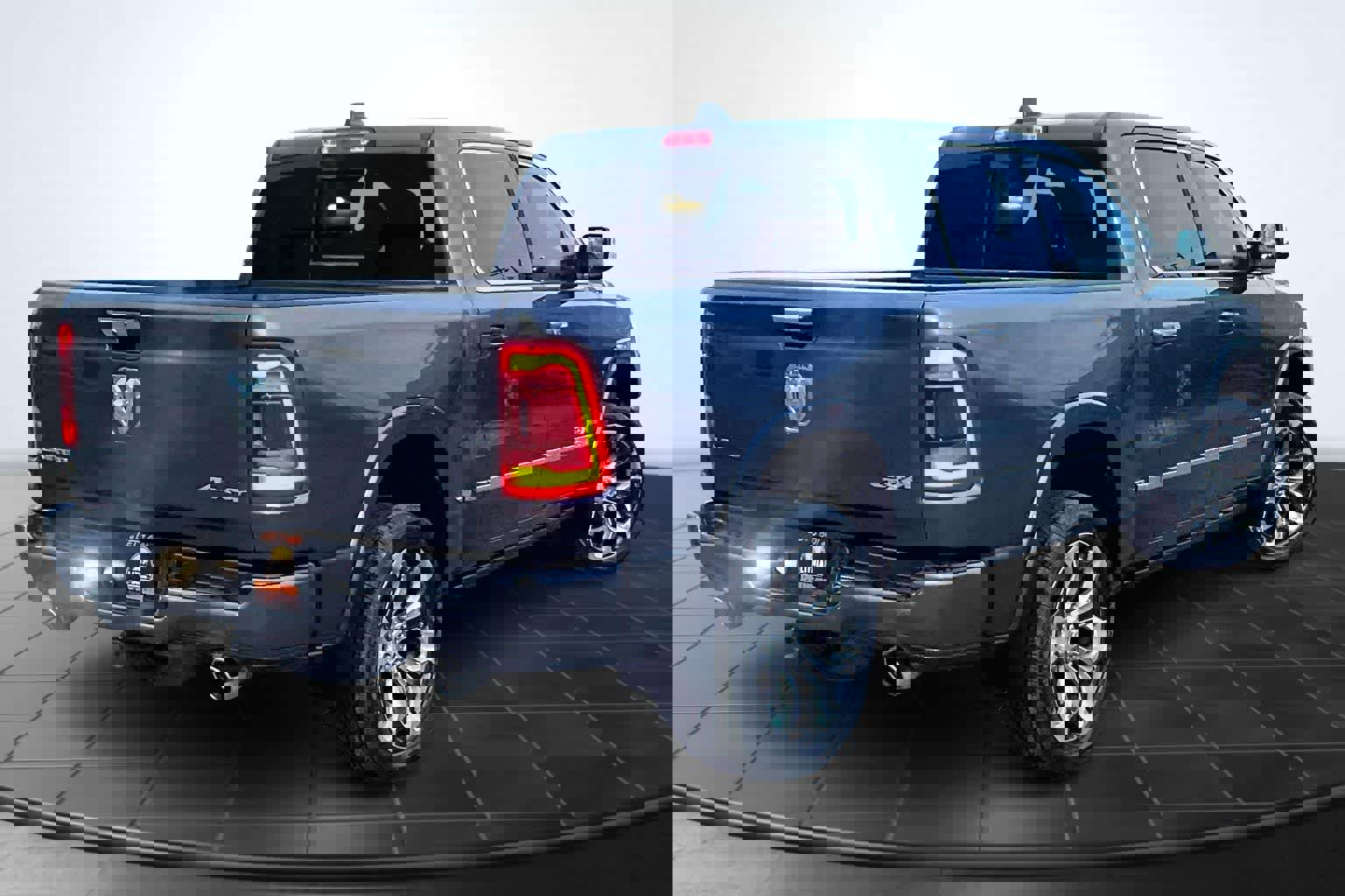 Used 2022 RAM 1500 Limited w/ Body-Colour Bumper Group image 23