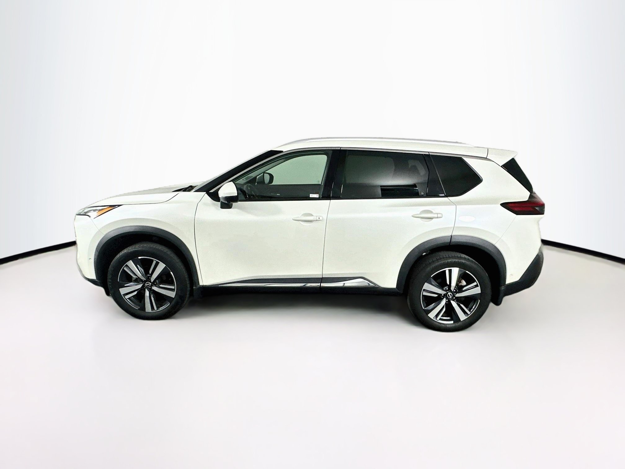 Used 2023 Nissan Rogue SL w/ SL Premium Package AWD/4WD image 4