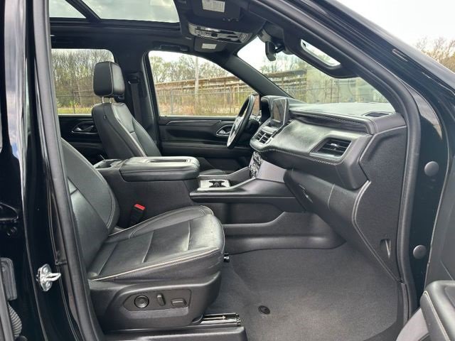 Used 2023 GMC Yukon XL SLT w/ Max Trailering Package image 12