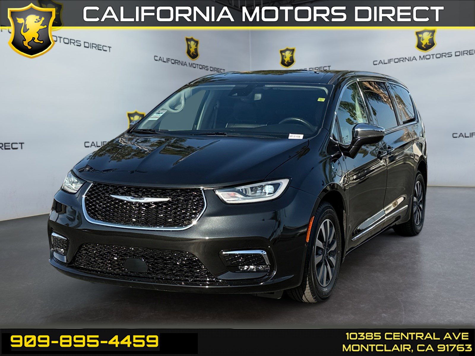 Used 2022 Chrysler Pacifica Limited w/ Uconnect Theater Family Group