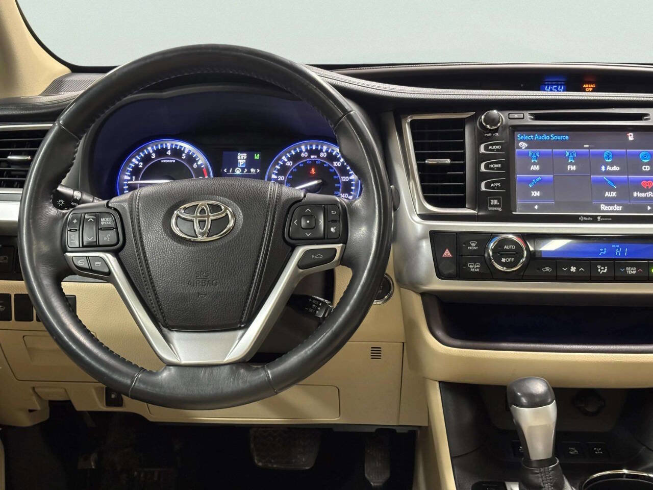 Used 2014 Toyota Highlander Limited w/ Driver Technology Package AWD/4WD image 26