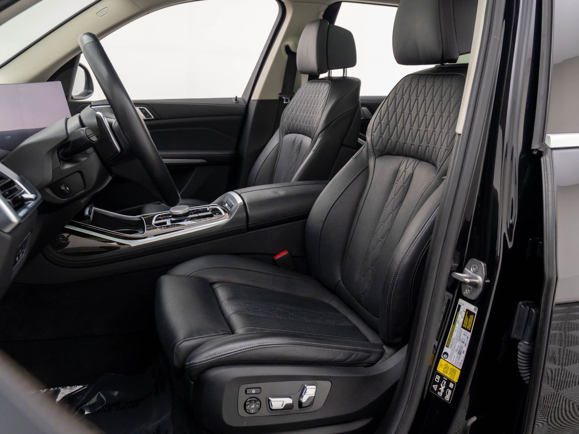 Used 2024 BMW X7 xDrive40i image 15