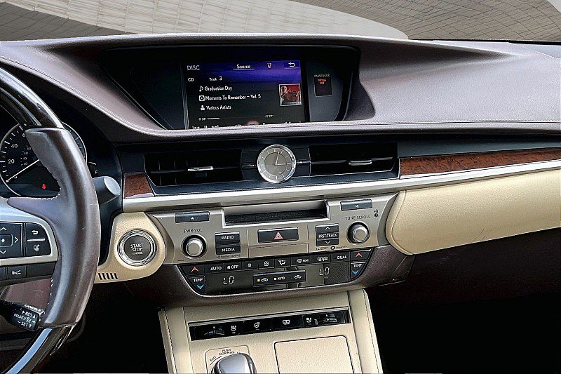 Used 2017 Lexus ES 350 w/ Luxury Package FWD image 5