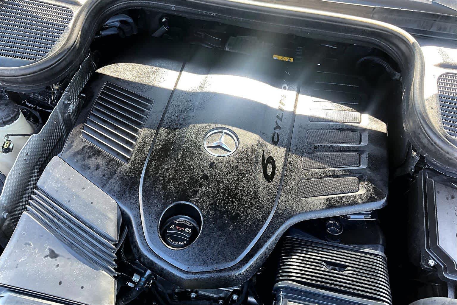 Used 2022 Mercedes-Benz GLS 450 4MATIC image 32