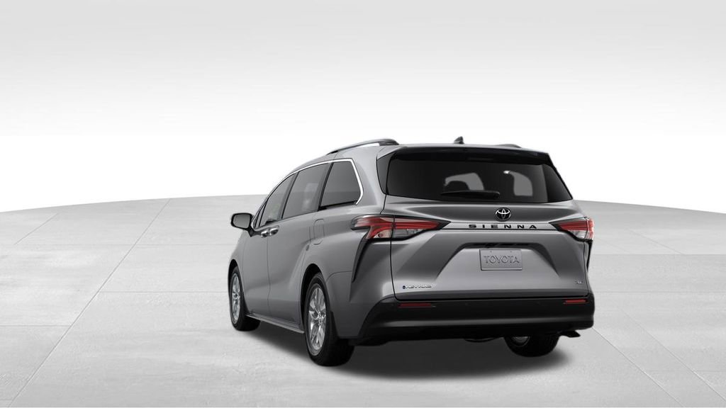 New 2026 Toyota Sienna XLE image 7