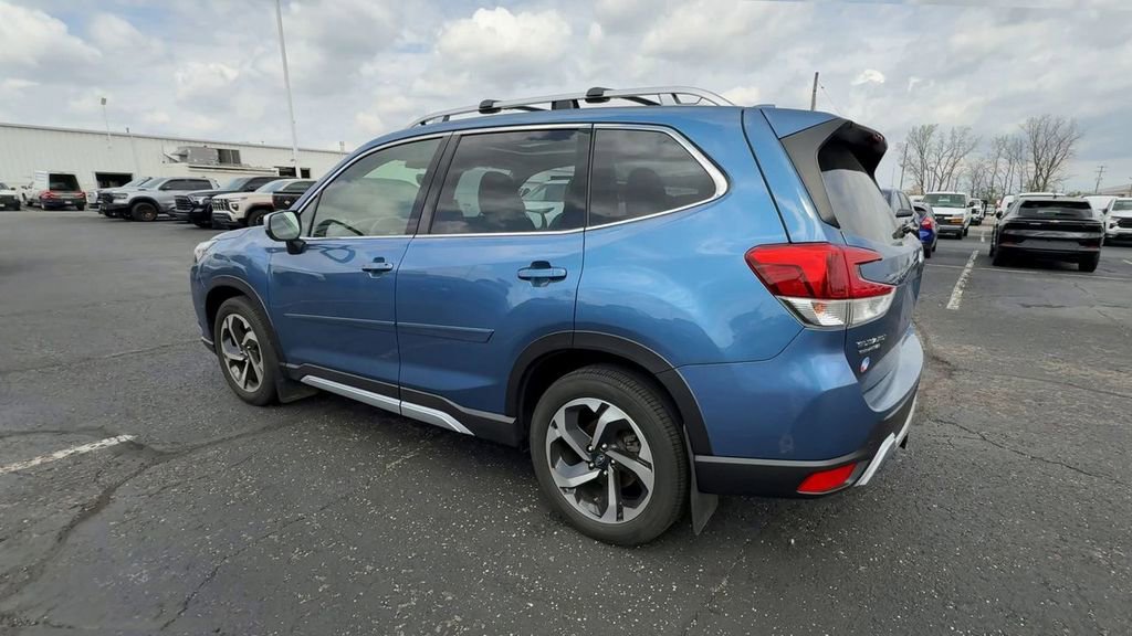 Used 2023 Subaru Forester Touring AWD/4WD image 6