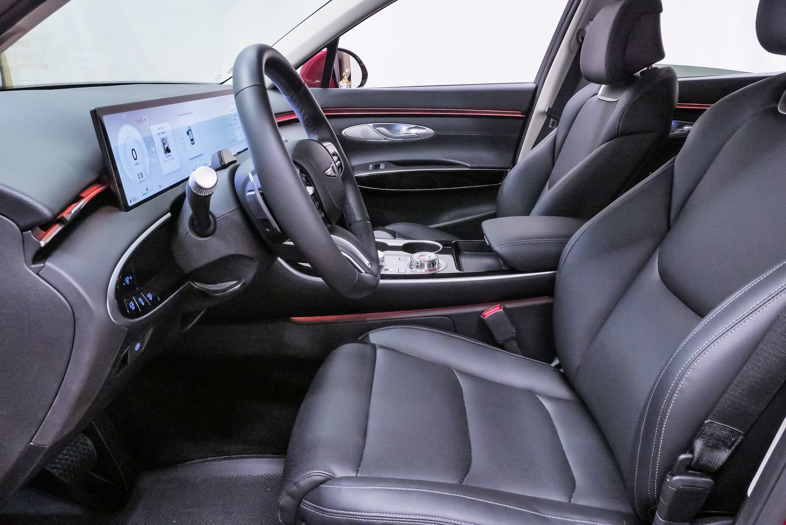 Certified 2026 Genesis GV70 2.5T AWD/4WD image 9