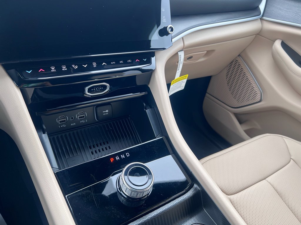 New 2026 Jeep Grand Cherokee Limited w/ Luxury Tech Group II RWD image 20