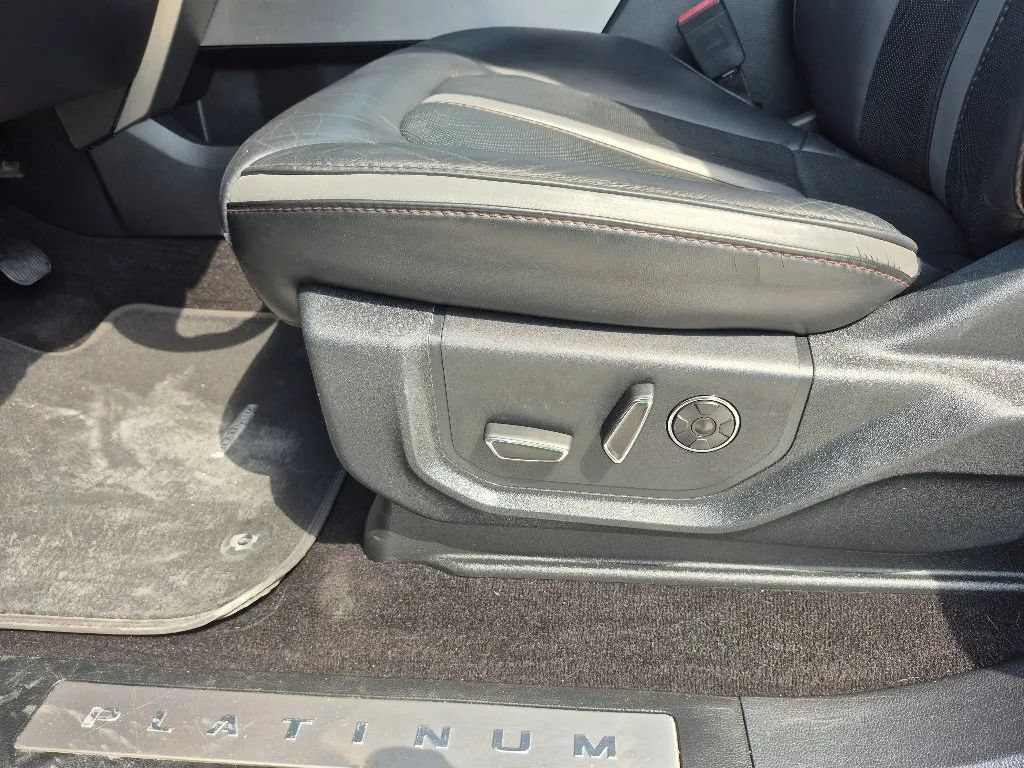 Used 2019 Ford F150 Platinum w/ Equipment Group 701A Luxury AWD/4WD image 19