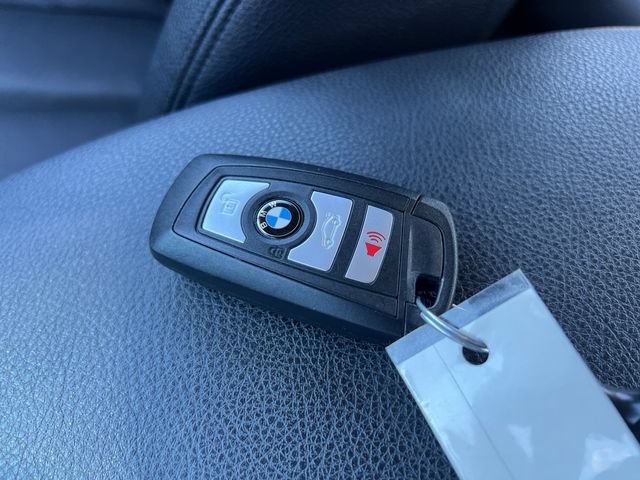 Used 2018 BMW 320i xDrive Sedan AWD/4WD image 30