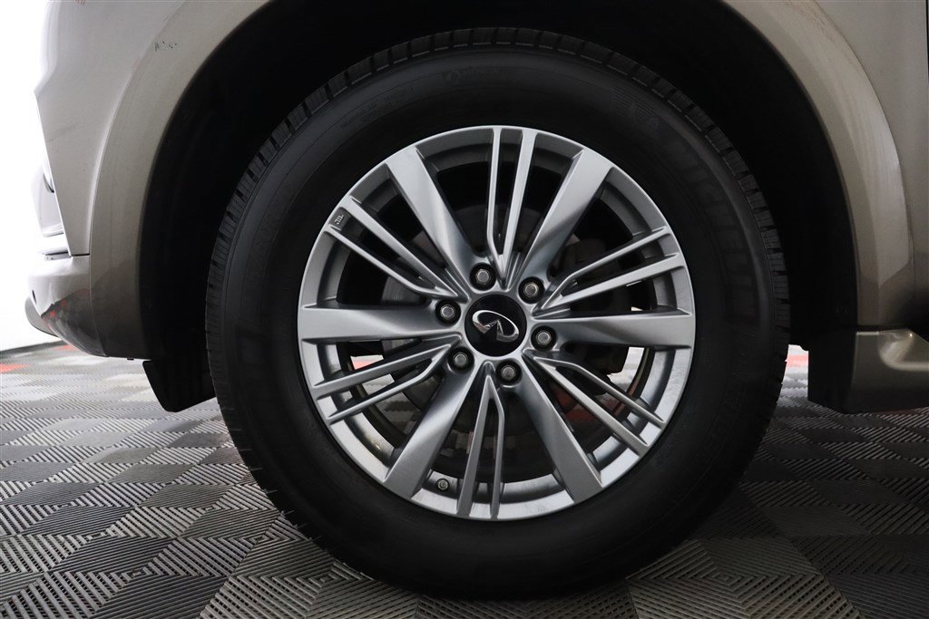 Used 2019 INFINITI QX80 Luxe image 37