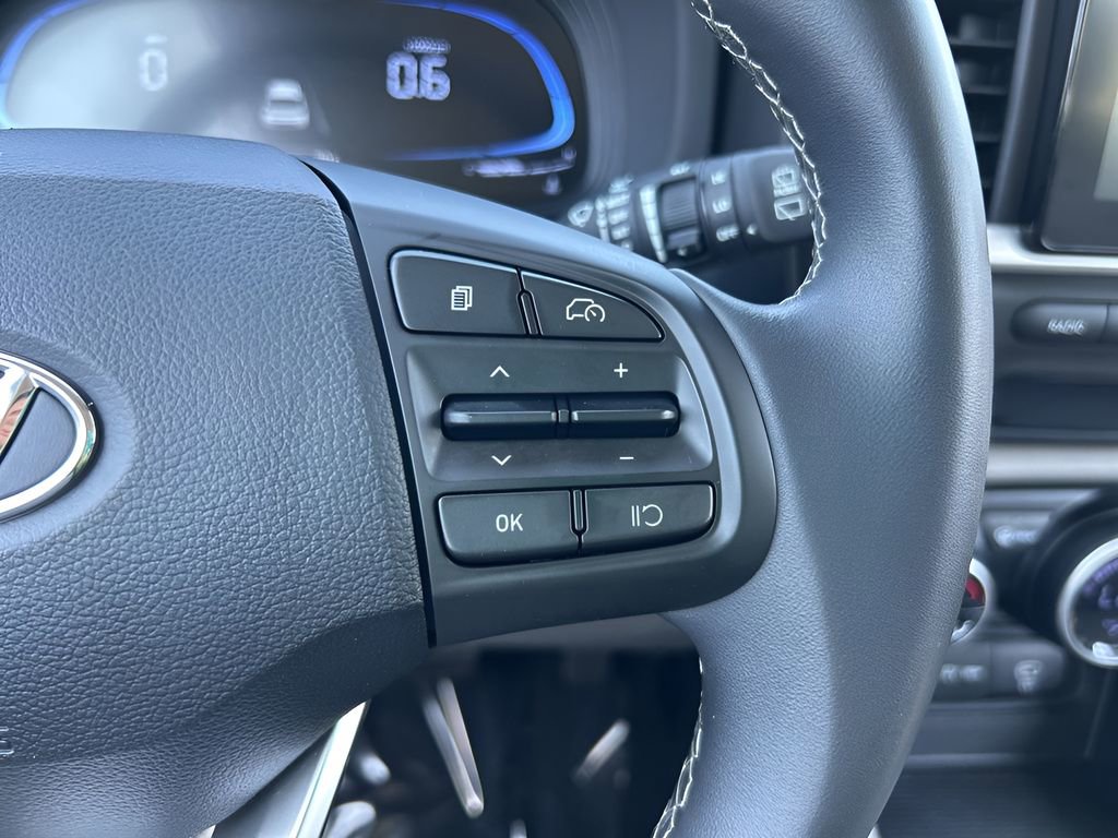 Used 2025 Hyundai Venue SEL FWD image 15