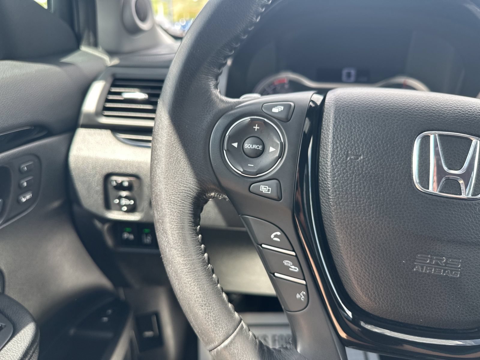 Used 2018 Honda Pilot Touring image 58